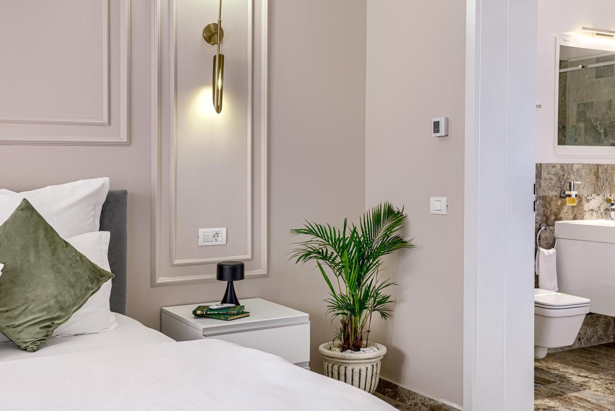 Sika Royal Garden & Spa Central Apartment Arad Exterior foto